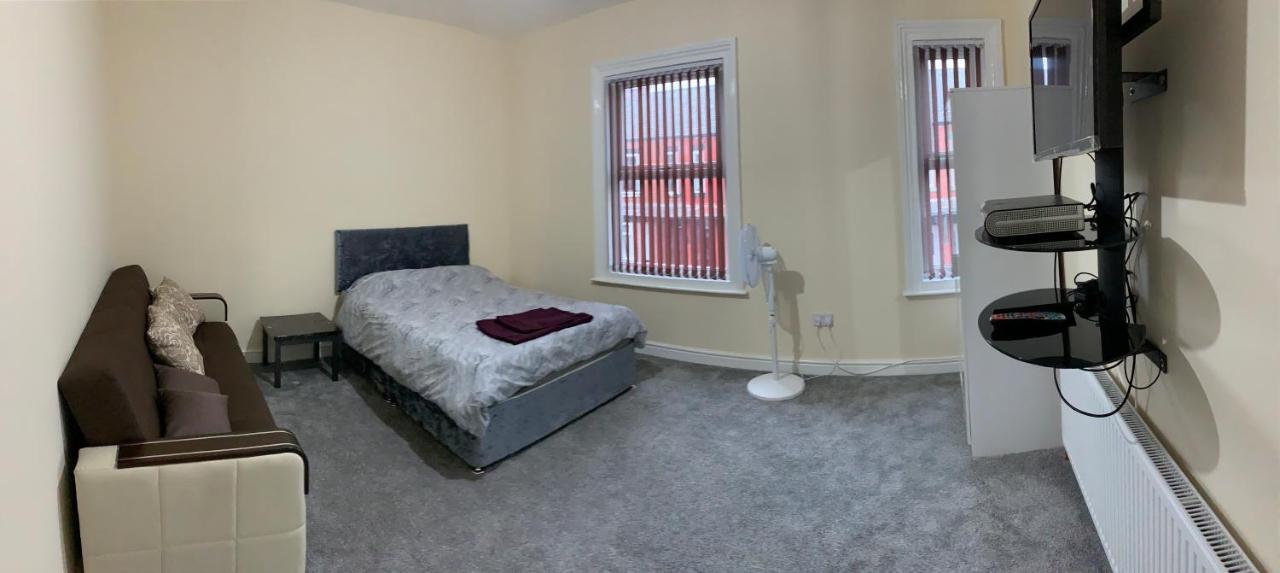Guest house 50 Mayford Road Manchester